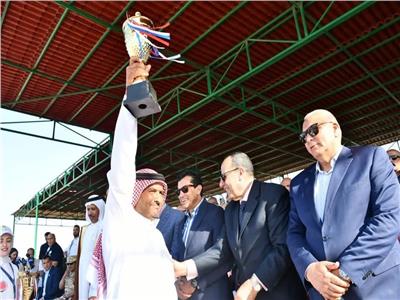 وزراء الرياضة والتضامن والتنمية المحلية يشهدون ختام مهرجان الهجن العربي