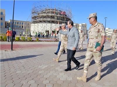 الرئيس السيسي يتفقد الأكاديمية العسكرية بالعاصمة الإدارية| فيديو