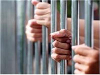 حبس 6 أشخاص ضبط بحوزتهم 10 كيلو مخدرات بالقاهرة 