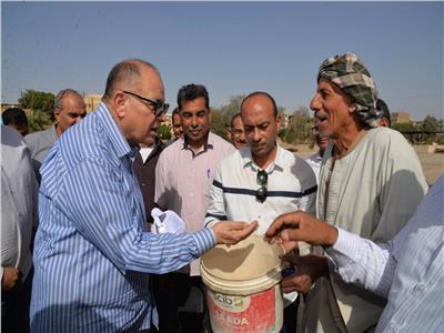 محافظ أسيوط يتفقد انتظام توريد القمح بصوامع مطاحن مصر الوسطى