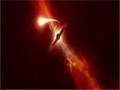 علماء أمريكيون يصورون ثقبًا أسود أثناء التهامه نجمًا «هو الأقرب إلى الأرض»
