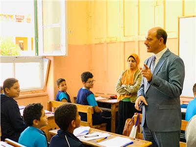 مدير تعليم الإسكندرية يشدد على مراعاة الدقة التامة في تقدير درجات الطلاب 