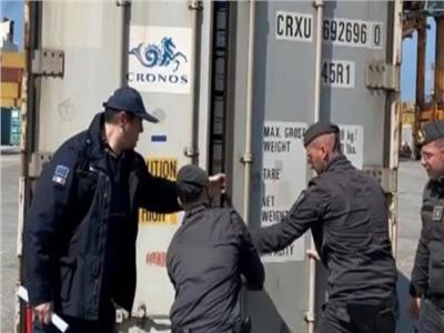 الشرطة الإيطالية تضبط 2.7 طن كوكايين مخبأة داخل شحنة موز