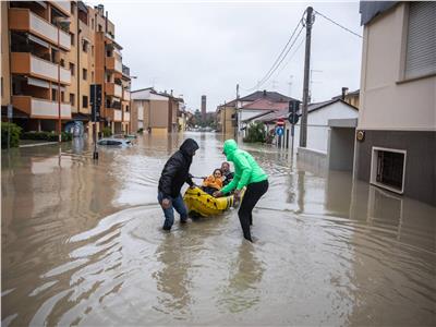 سقوط 9 ضحايا في فيضانات شمال إيطاليا وإلغاء سباق فورمولا واحد 