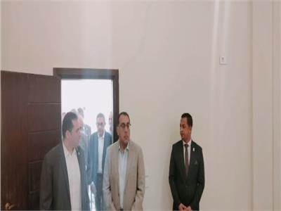مدبولي يتفقد مشروعات الإسعاف والبريد والمنطقة الاستثمارية بمدينة الصف 