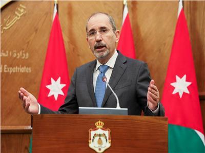 وزير خارجية الأردن: هناك حاجة لخطوات إيجابية مع المجتمع الدولي بشأن رفع متدرج للعقوبات عن سوريا