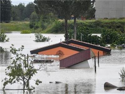 ارتفاع حصيلة ضحايا فيضانات إيطاليا إلى 14 قتيلا