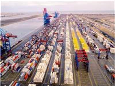 قناة السويس: نشاط كبير في حركة سفن البضائع العامة بميناء غرب بورسعيد 