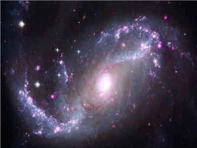 «ناسا» تكشف عن مجرتين ومجموعة نجمية بتفاصيل مذهلة| صور