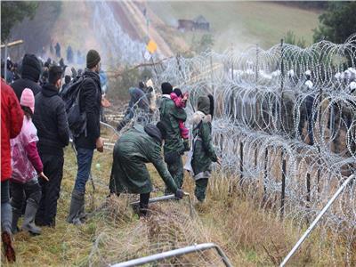 مهاجرون عالقون عند الحدود بين بولندا وبيلاروسيا