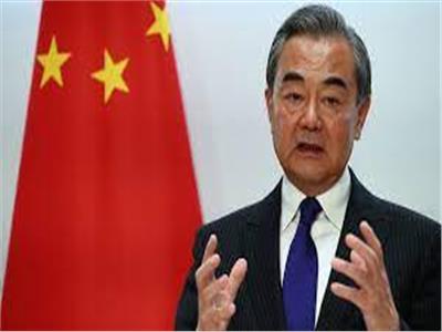 سهم «تسلا» يقفز بعد أنباء عن لقاء ماسك بوزير الخارجية الصيني