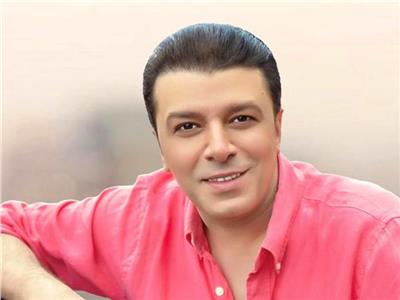 من كلماته وألحانه.. مصطفى كامل يطرح أغنيته الجديدة «كله كدب» | فيديو