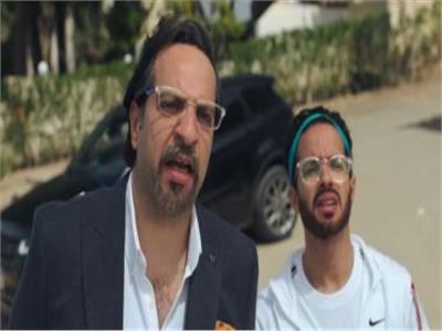 أحمد أمين يُهدي طه دسوقي جائزة «أحسن ممثل كوميدي» في رمضان