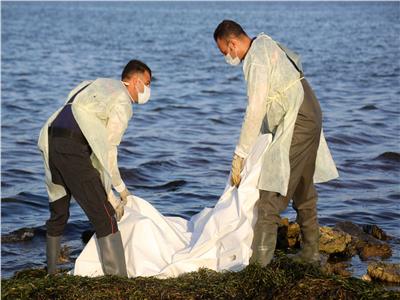 انتشال جثة طفل إثر غرق مركب مهاجرين قبالة سواحل تونس