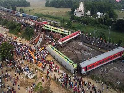 انتهاء أعمال الإنقاذ في أسوأ حادث تصادم للقطارات في الهند