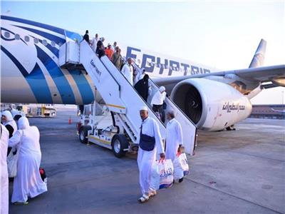 مصر للطيران تسيّر جسرًا جويًا لنقل 7400 حاج من مالي إلى السعودية 
