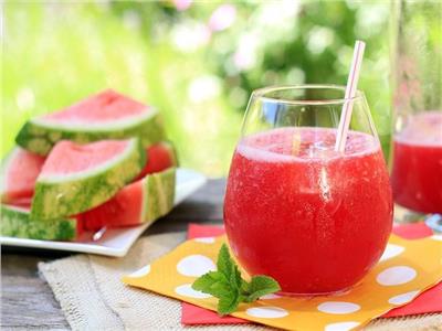 مشروبات صيفية.. «سموثي البطيخ» بـ3 مكونات فقط 
