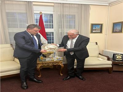 محافظ جنوب سيناء يلتقي وزير السياحة والشباب الصربي
