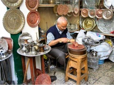 الفن والتجارة يجتمعان في سوق النحاسين بدمشق