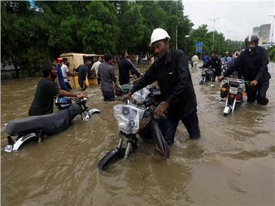 الأمطار والرياح تودي بحياة 27 شخصًا في باكستان