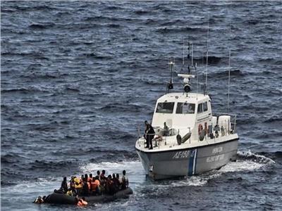 اليونان: إنقاذ أكثر من 100 شخص عقب انقلاب قارب صيد يقل مهاجرين