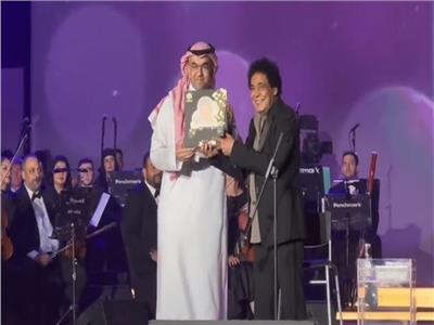 تكريم الفنان محمد منير في المملكة العربية السعودية بعد حفل «مشواري»