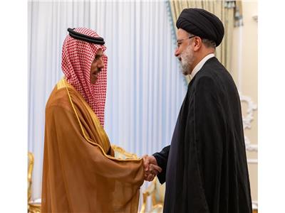 وزير الخارجية السعودي يُسلّم الرئيس الإيراني دعوة من الملك سلمان لزيارة المملكة
