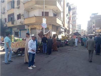 رئيس مدينة نجع حمادي: ملاحقة الباعة الجائلين الغير ملتزمين بالأسواق المخصصة