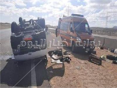 إصابة 6 أشخاص في حادث انقلاب ميكروباص بالطريق الصحراوي بأسوان
