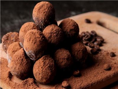 حلويات العيد.. طريقة عمل ترافل القهوة بالشيوكولاتة