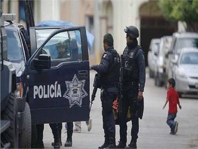 إصابة 4 رجال شرطة في انفجار سيارة مفخخة بالمكسيك