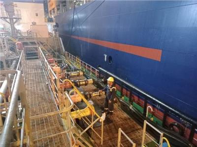 اقتصادية قناة السويس: نجاح ثاني عملية تموين سفن بميناء غرب بورسعيد