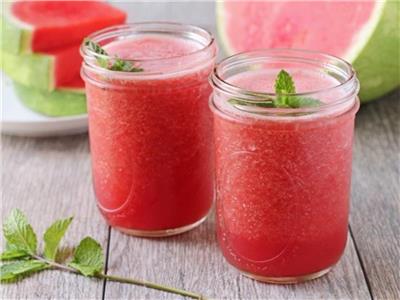6 مشروبات مرطبة للجسم في فصل الصيف.. أبرزها عصير البطيخ