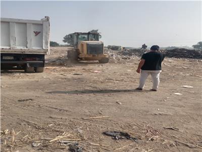 رفع 440 طن قمامة ومخلفات العيد ورفع 178 حالة إشغال طريق مخالف بالبحيرة