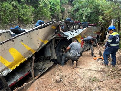 مقتل 29 شخصًا في سقوط حافلة بوادٍ جنوب المكسيك