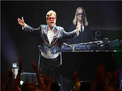 «بعد 52 عامًا».. إلتون جون يُحيي آخر حفلاته الموسيقية في ستوكهولم