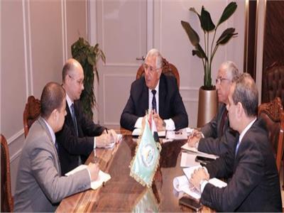 «القصير» يبحث مع السفير المجري تعزيز التعاون الثنائي بين البلدين 