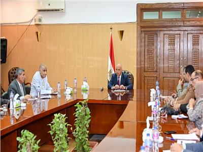 «سويلم» يتابع موقف تنفيذ مشروعات وزارة الري لتنمية وإعمار سيناء