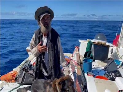 البحار الأسترالي الناجي من عرض المحيط الهادئ «يترك كلبته للمكسيك»