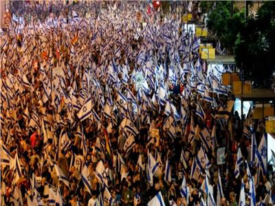 أكبر احتجاجات في تاريخ إسرائيل تشعل الأجواء قبل ساعات الحسم لمشروع قانون يمس القضاء