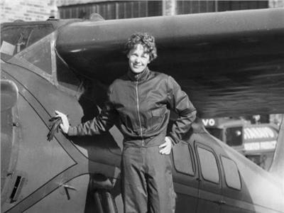 حكاية «اميليا اير هارت».. أول سيدة تقود طائرة وتختفي في المحيط