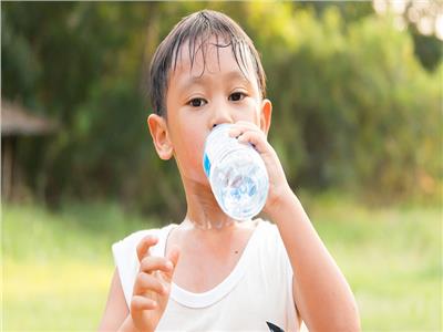 كيف تؤثر الحرارة الشديدة على الأطفال والحوامل في فصل الصيف؟