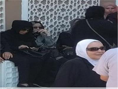 ميرفت أمين تشارك في جنازة ابن الفنان حسن يوسف وشمس البارودي