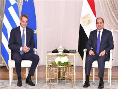 الرئيس يشيد بعمق وثبات العلاقات الاستراتيجية المتميزة بين مصر واليونان