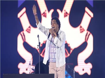 محمد منير يُشعل أجواء مهرجان العلمين بـ«شمندورة» و«يا سمرة»