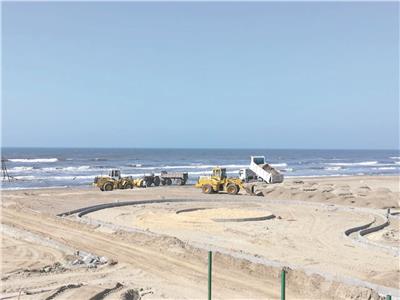 «شاطئ قادرون» .. خدمات ساحلية لذوي الهمم فى دمياط الجديدة
