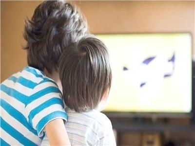 احذر مشاهدة التلفزيون في الطفولة تسبب أمراض خطيرة 