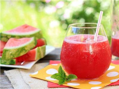 «لا داعي للقلق».. نصائح طبية لمحبي البطيخ في الصيف