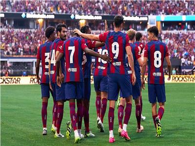 برشلونة يواجه توتنهام وديًا في كأس خوان جامبر