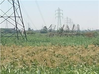 بعد سقوط 7 أبراج كهرباء بنجع حمادي.. التحريات : «عاصفة هوائية السبب»
